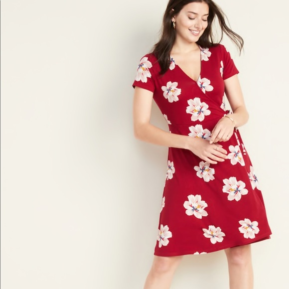 Old Navy Dresses & Skirts - Floral faux wrap dress